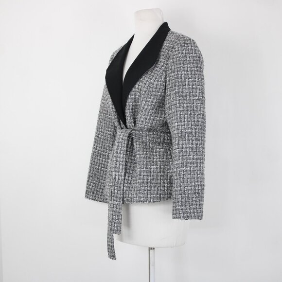 White House Black Market Sz 10P Gray Black Tweed Belted Acrylic Poly Jacket - Picture 7 of 16